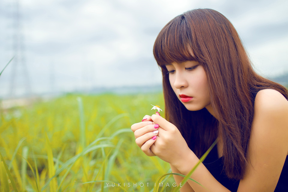 黑裙女子夏日小清新